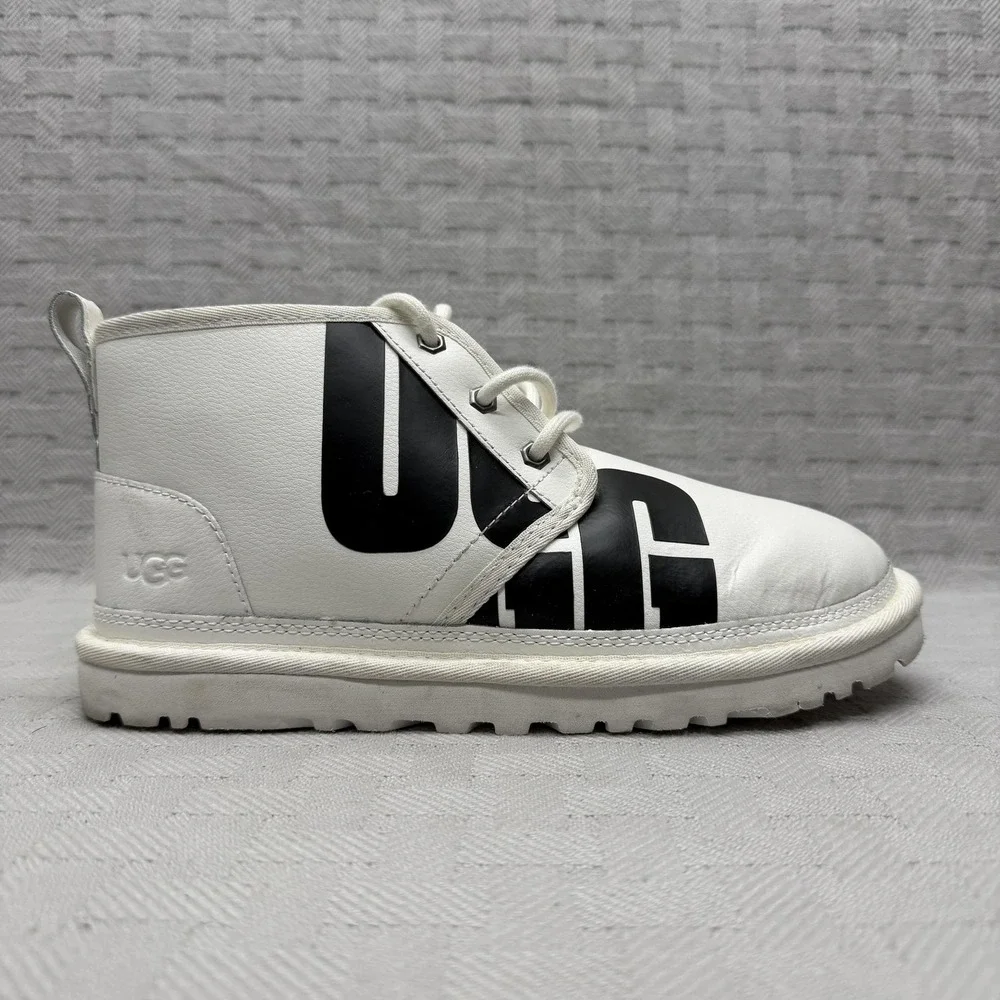 UGG Chukka Boots Mens Size 7 White Leather Logo Ankle Shearling Lined 1129470